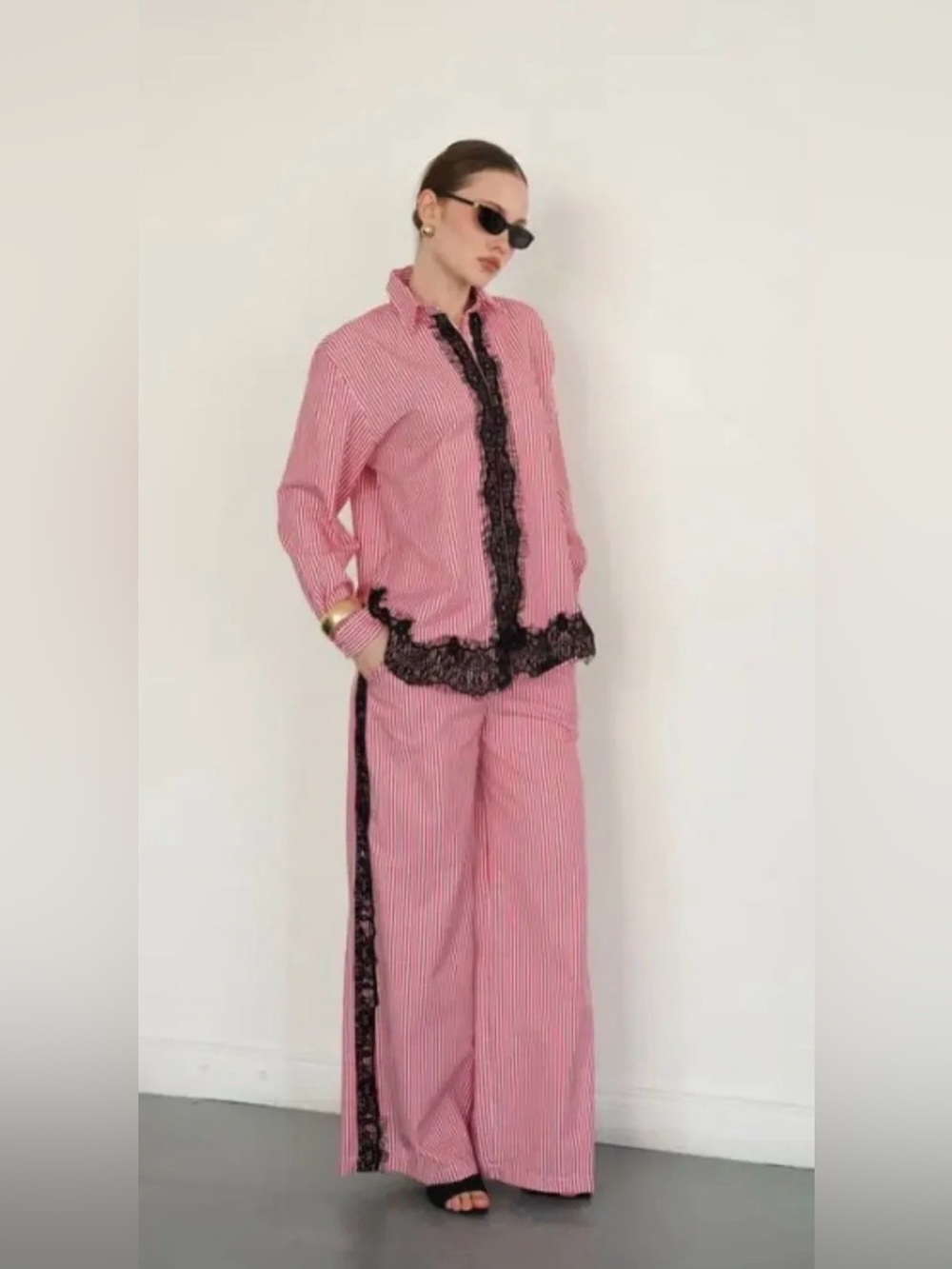 Striped pant set with lace trim Sz M NWT